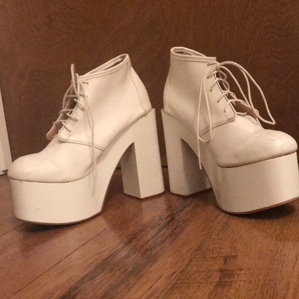 Hand made one unique of a kind Deandri shoes